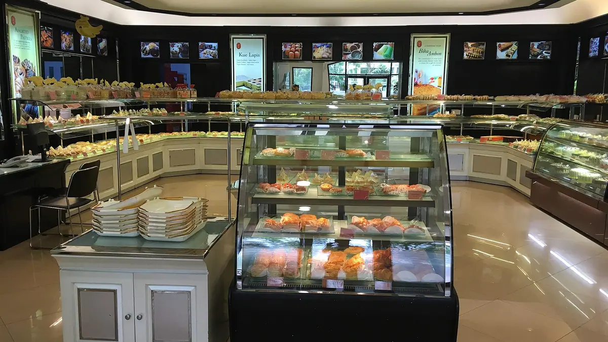 Bayne's – bakery in New Carden, Cardenden